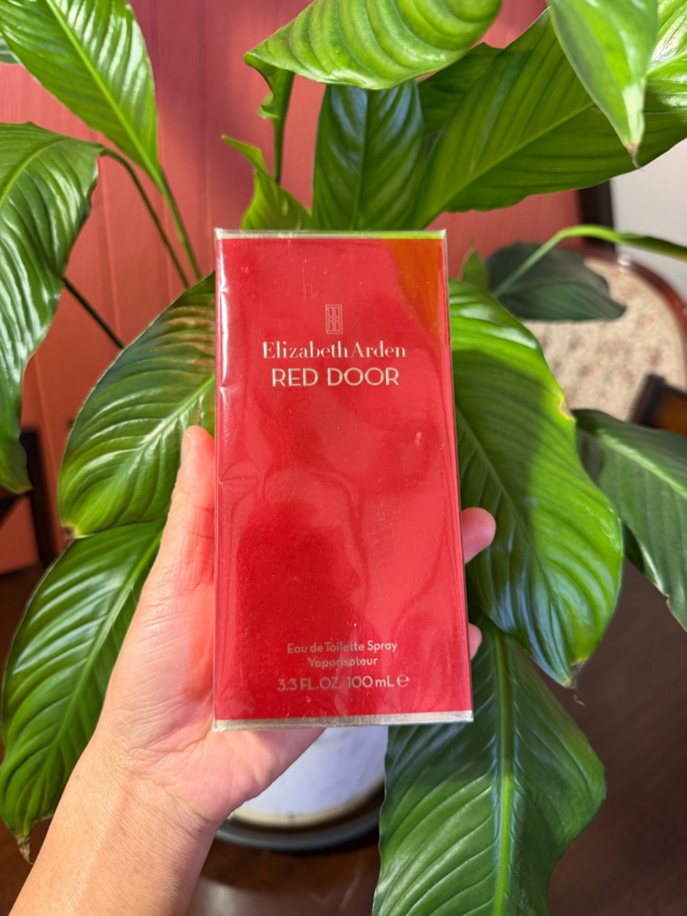 Elizabeth Arden Gold and Red Fragrance Box